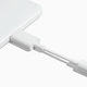 El adaptador de USB–C a jack del Pixel 2.